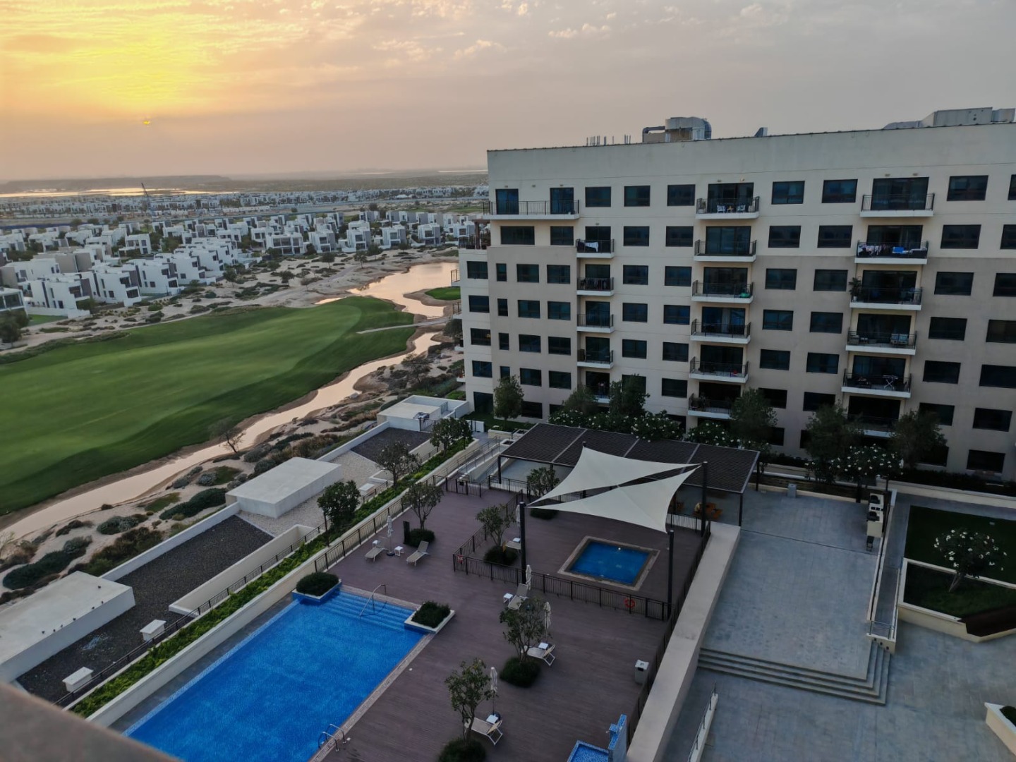 Golf Views B