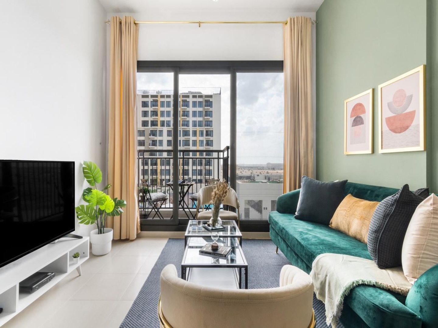 UNA Apartments